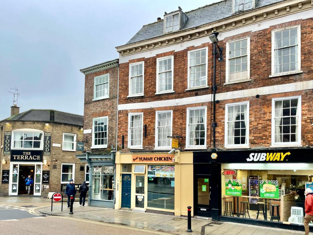 One Pavement At The Top Of The Shambles York Exterior foto